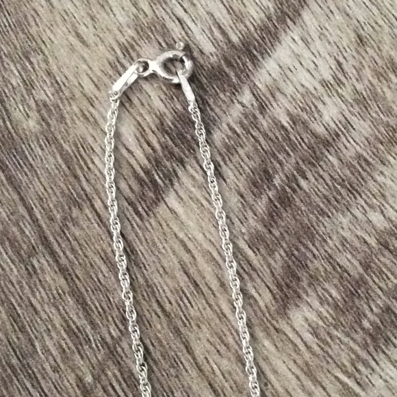 Stunning Rose Necklace - Picture 2 of 3